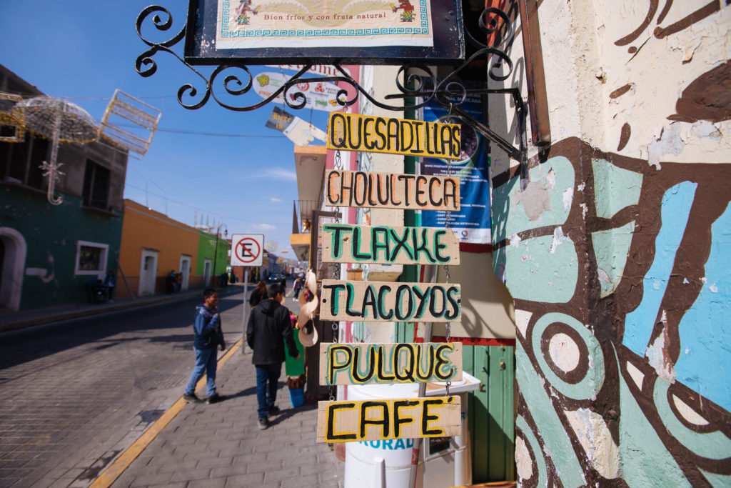 Schild für mexikanisches Essen und Agavenwein