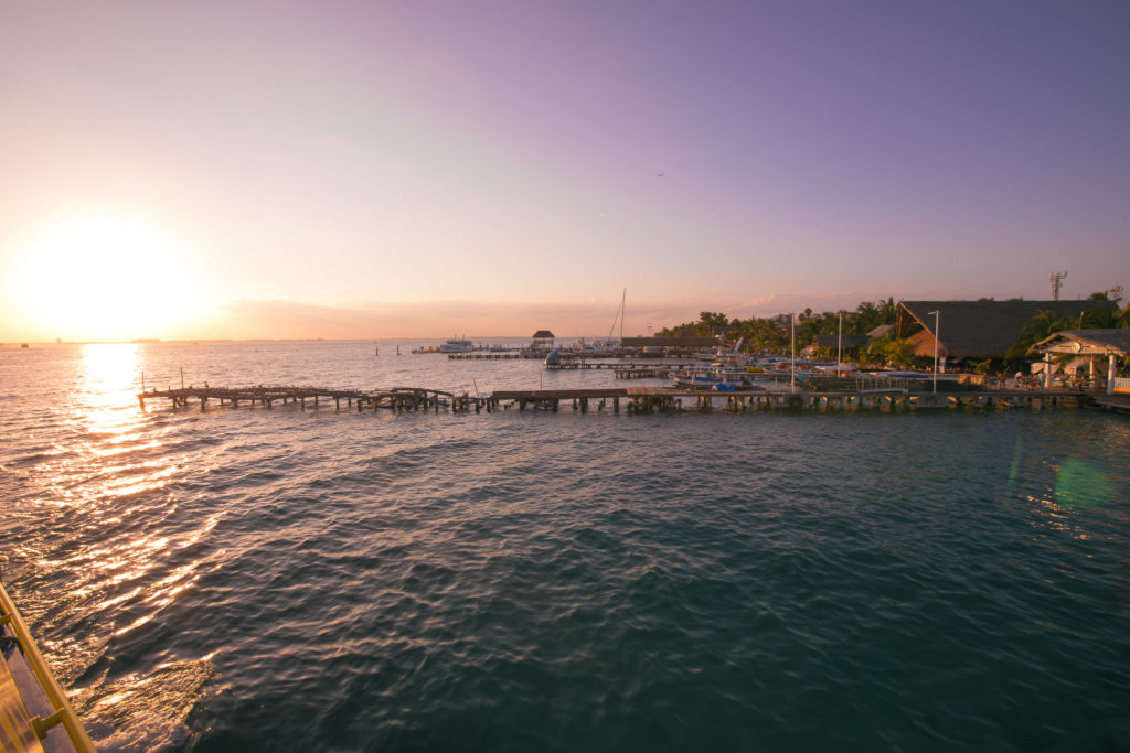 Stege mit Sonnenuntergang Isla Mujeres