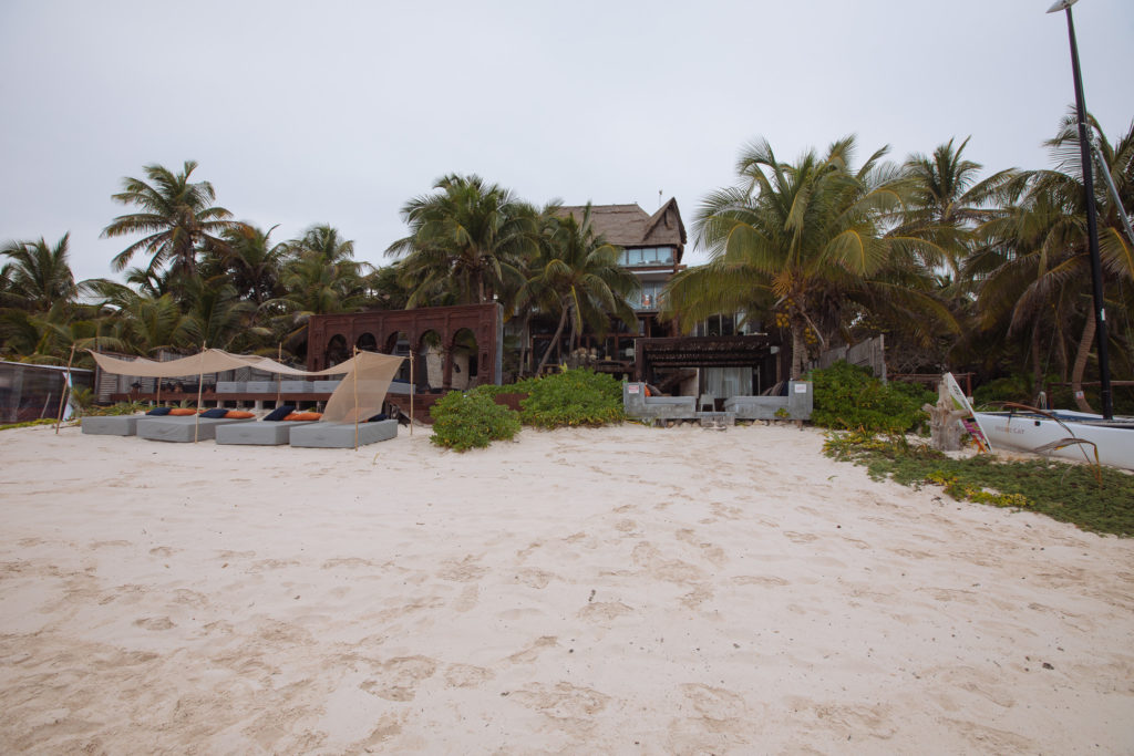 Nachbarhotel neben der Playa Xcanan
