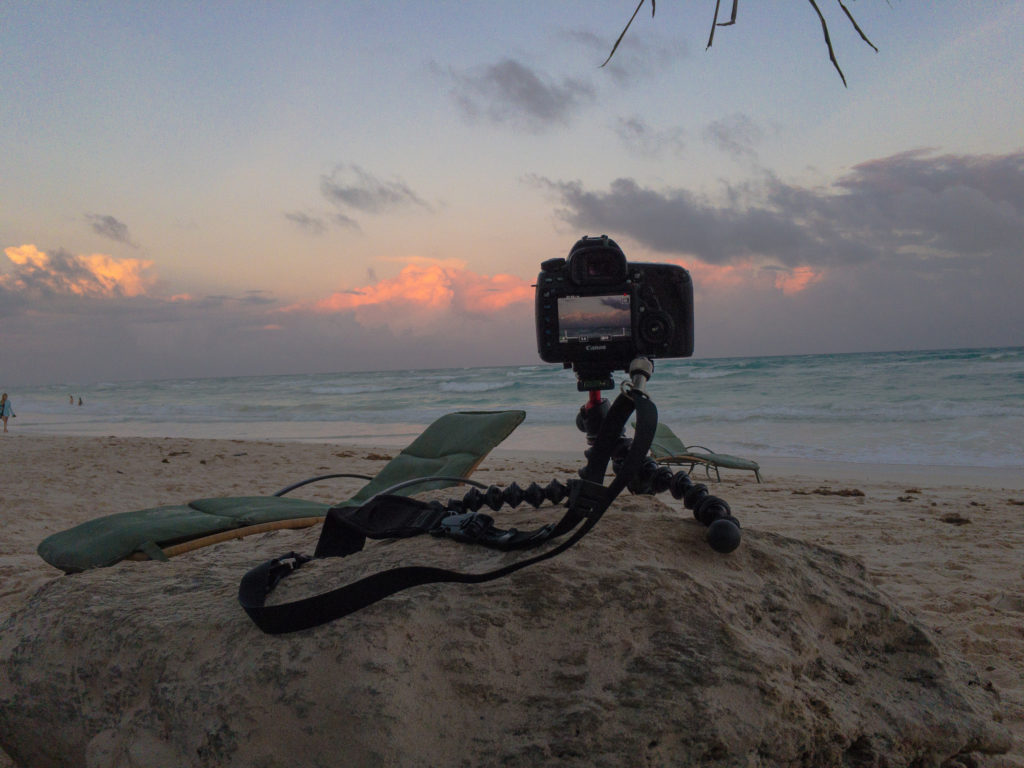 5DIV auf Gorillapod SLR Zoom filmt Sonnenuntergang in Tulum