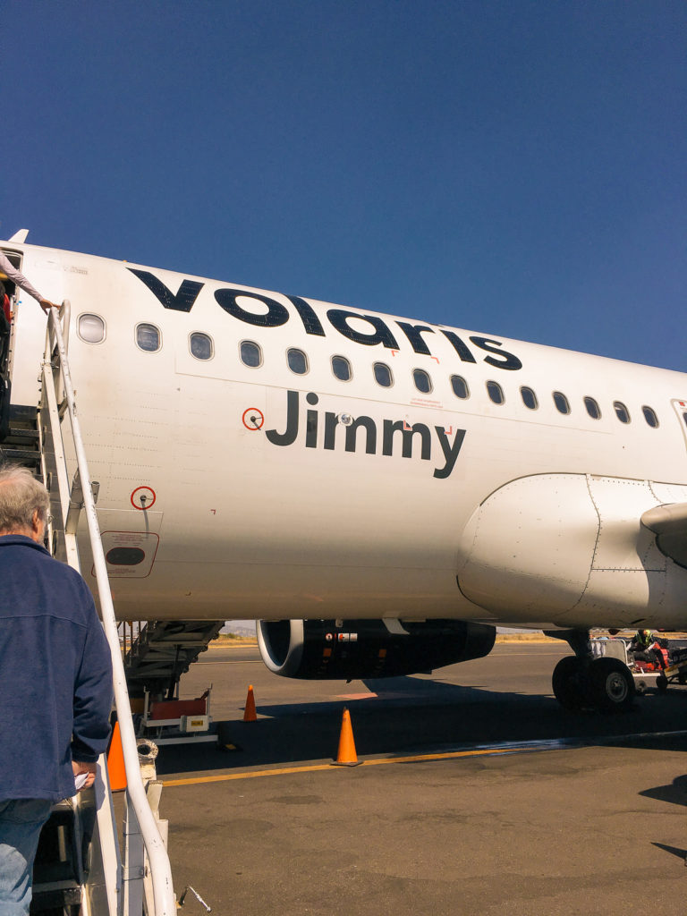 Volarisflugzeug Jimmy am Flughafen Puebla